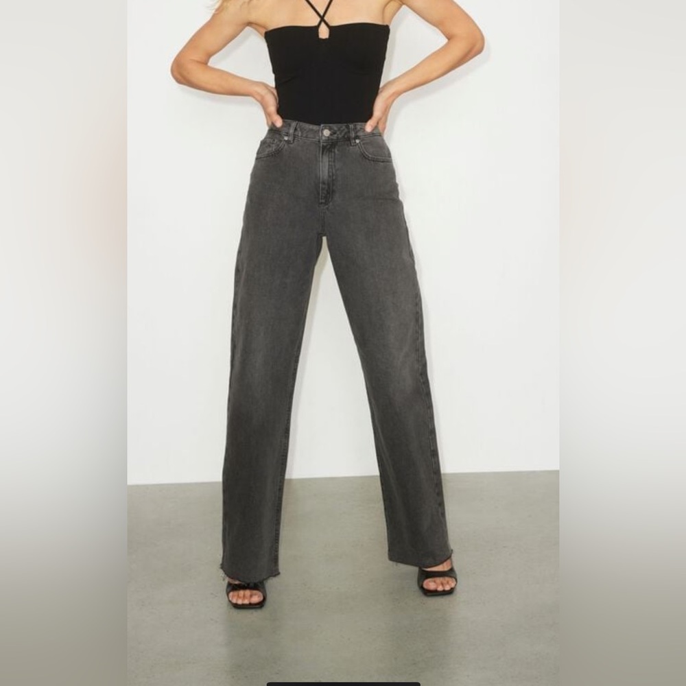 Wide leg, high waist jeans: Dynamite Heidi